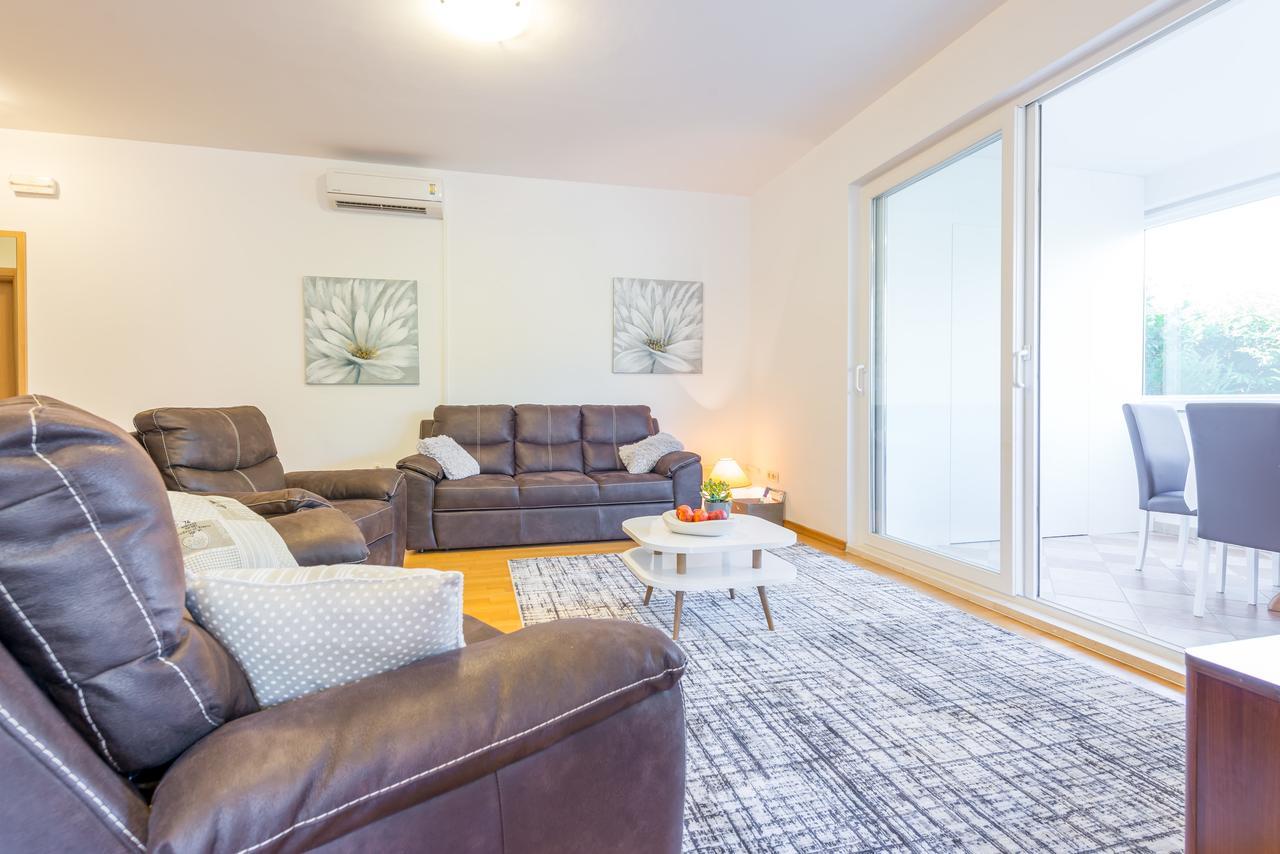 Apartment With Terrace And Mini Pool Green Gold Ντουμπρόβνικ Εξωτερικό φωτογραφία